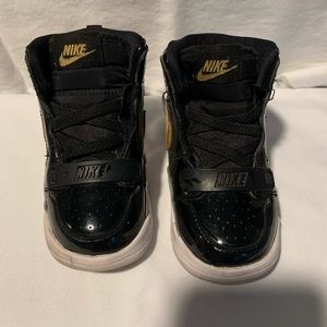 Black hightop Nike